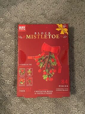 Block Tech Block Mistletoe 84 Piece Christmas Holiday Building Set New in Box